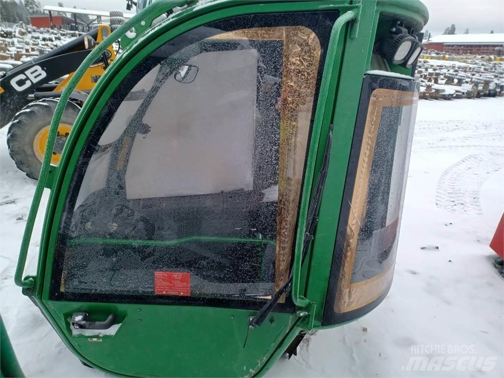 John Deere 1210e Kabinos ir salonai