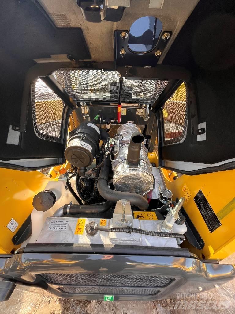 Komatsu SK815-8 Krautuvai su šoniniu pasukimu