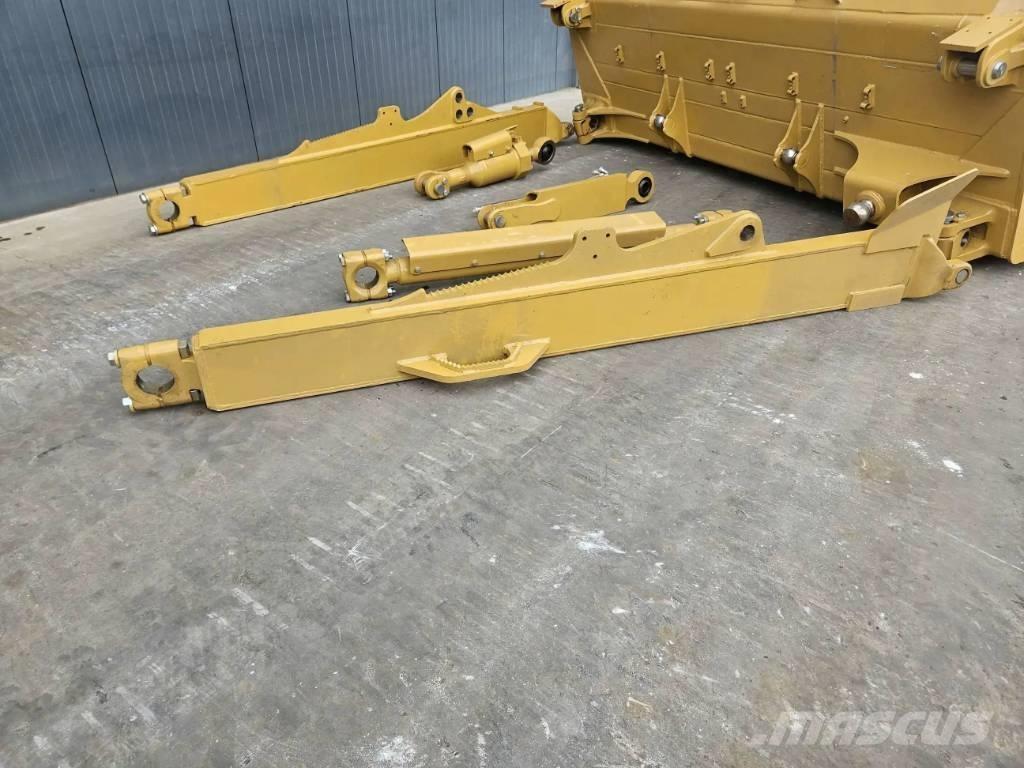 CAT D8N SU Peiliai