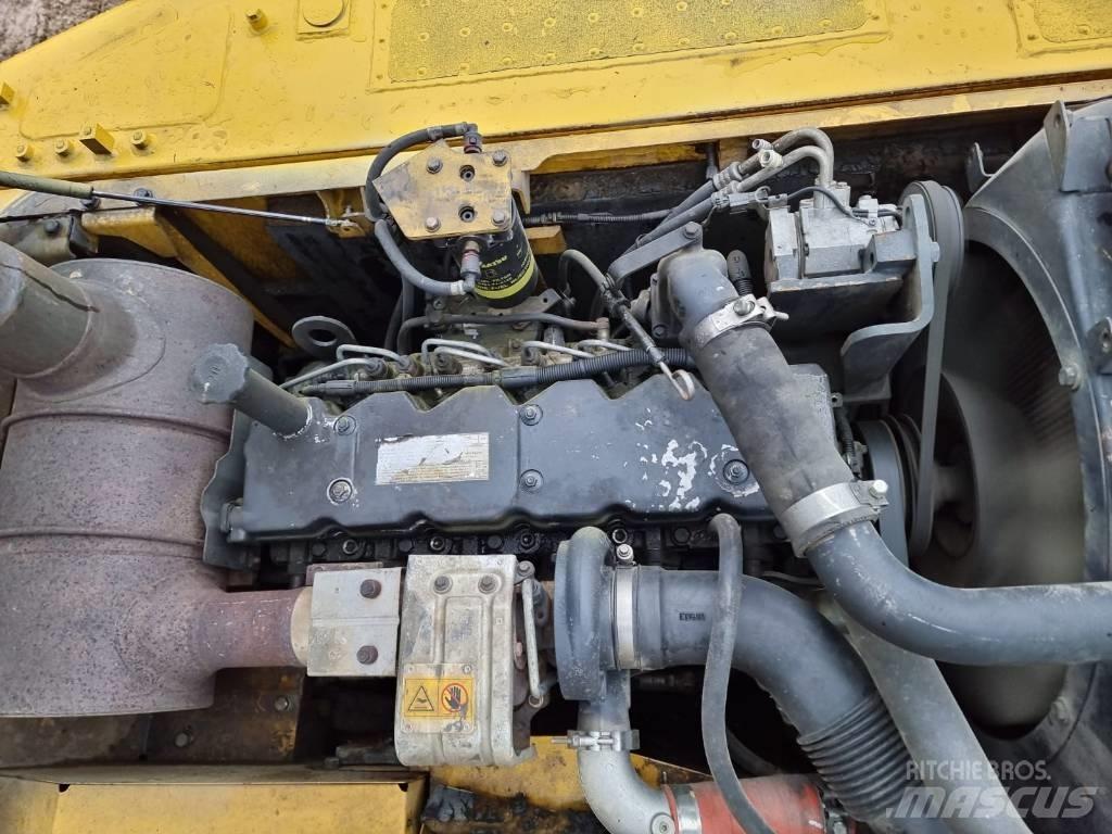Komatsu PC 210-8 Vikšriniai ekskavatoriai
