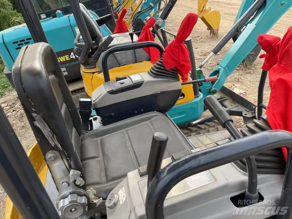 Komatsu PC18 Vikšriniai ekskavatoriai