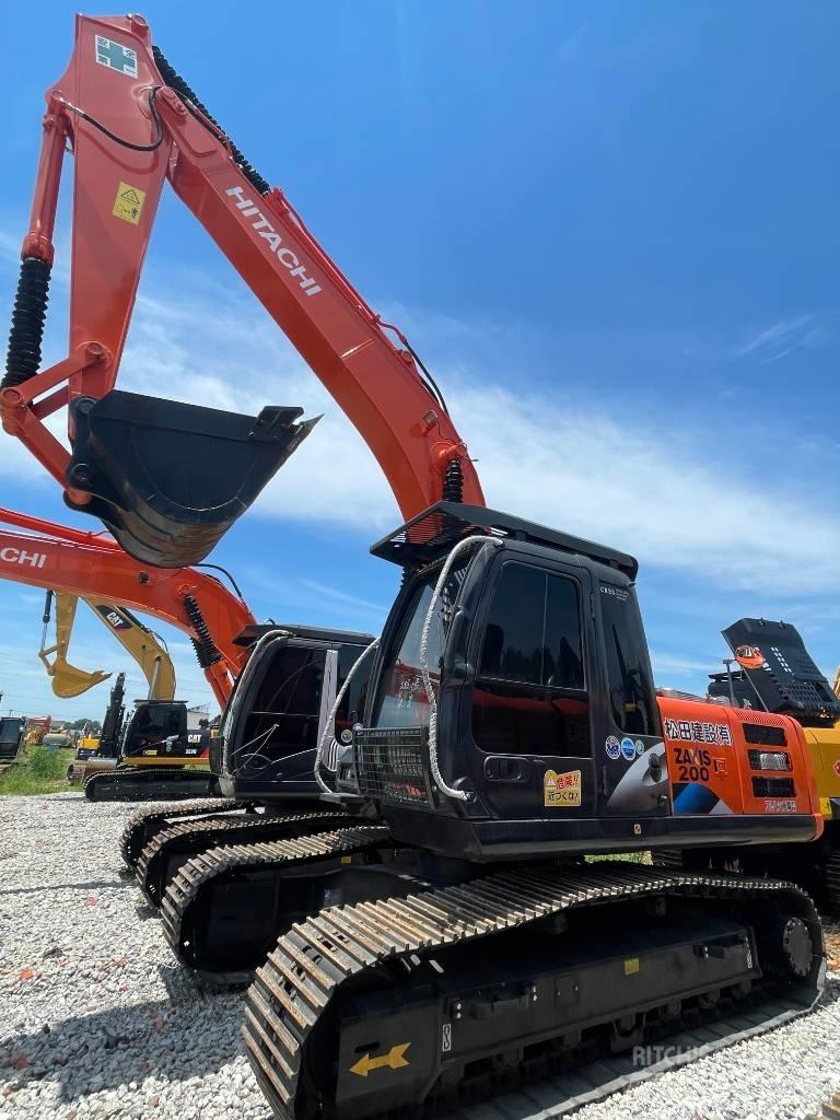 Hitachi ZX 200 Vikšriniai ekskavatoriai