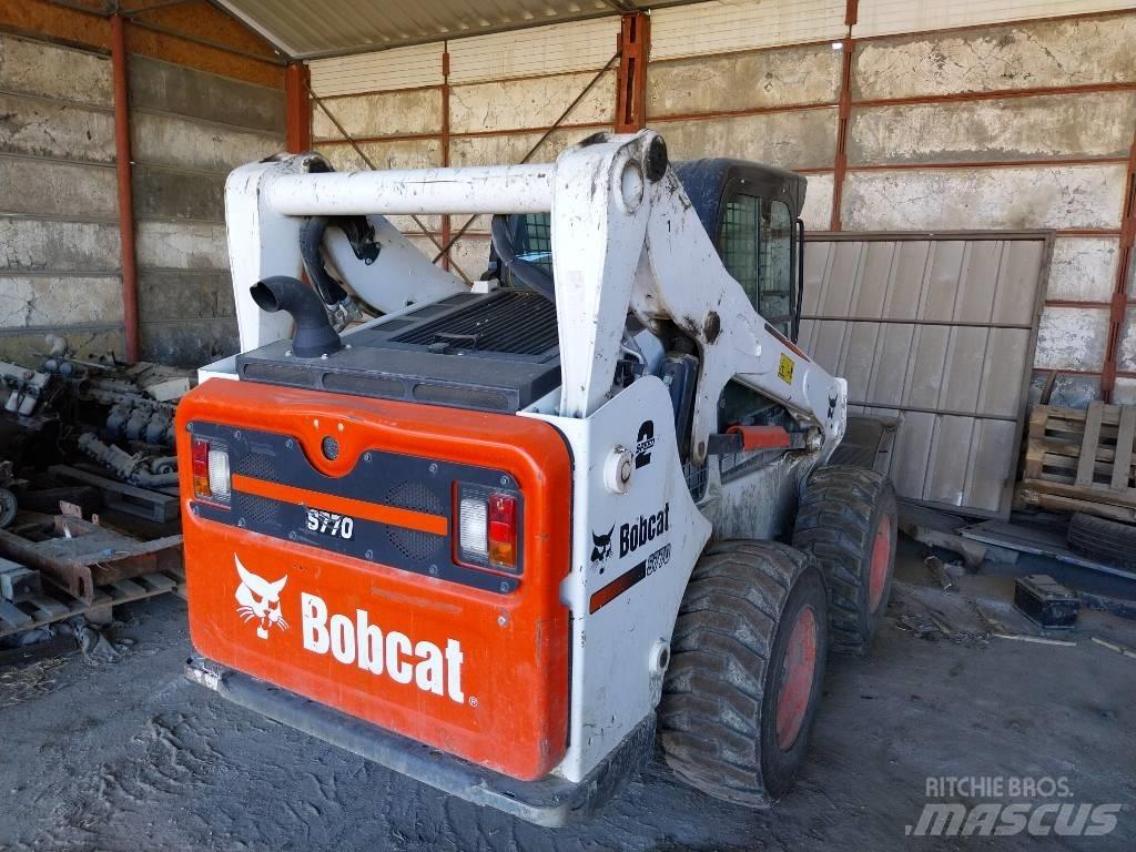 Bobcat S 770 Krautuvai su šoniniu pasukimu
