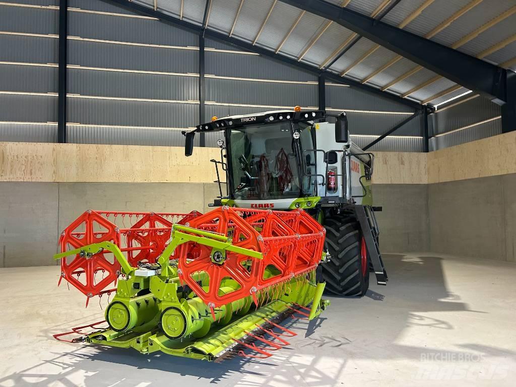 CLAAS Trion 520 Derliaus nuėmimo kombainai
