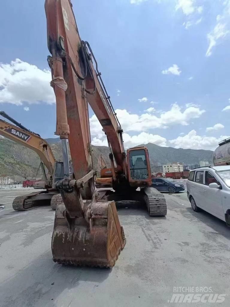 Doosan DX 225 Vikšriniai ekskavatoriai