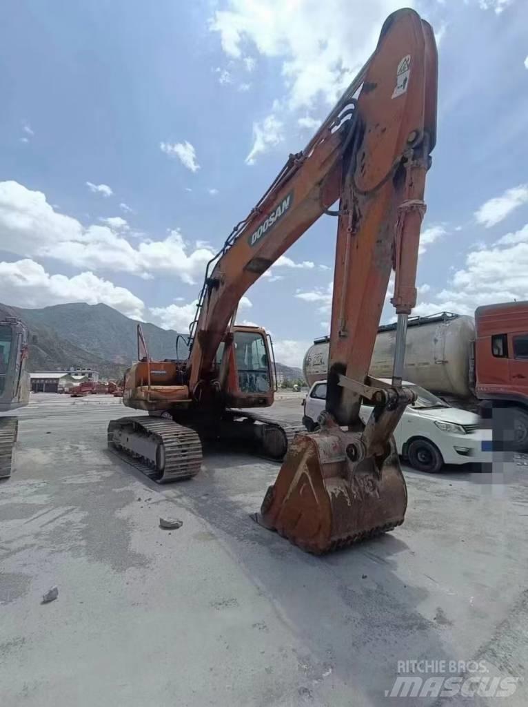 Doosan DX 225 Vikšriniai ekskavatoriai