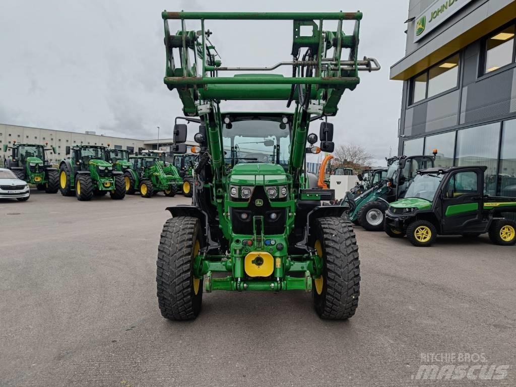 John Deere 6115 RC Traktoriai