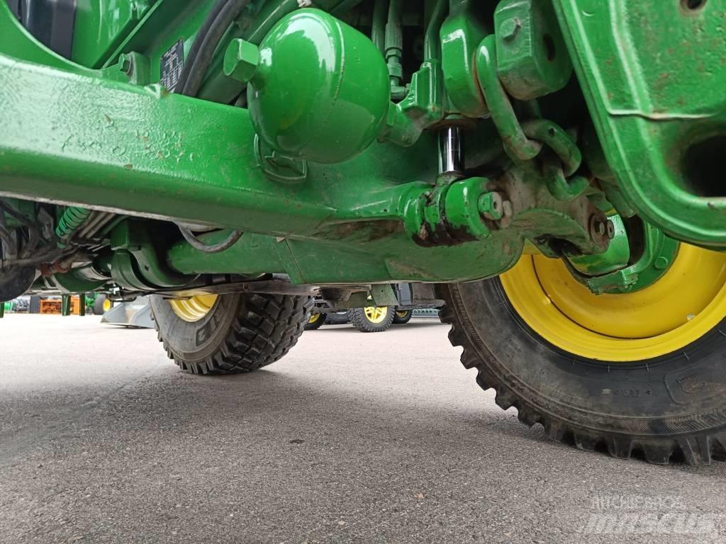 John Deere 6115 RC Traktoriai