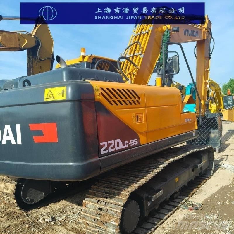 Hyundai R220 Vidutinės galios ekskavatoriai 7-12 t