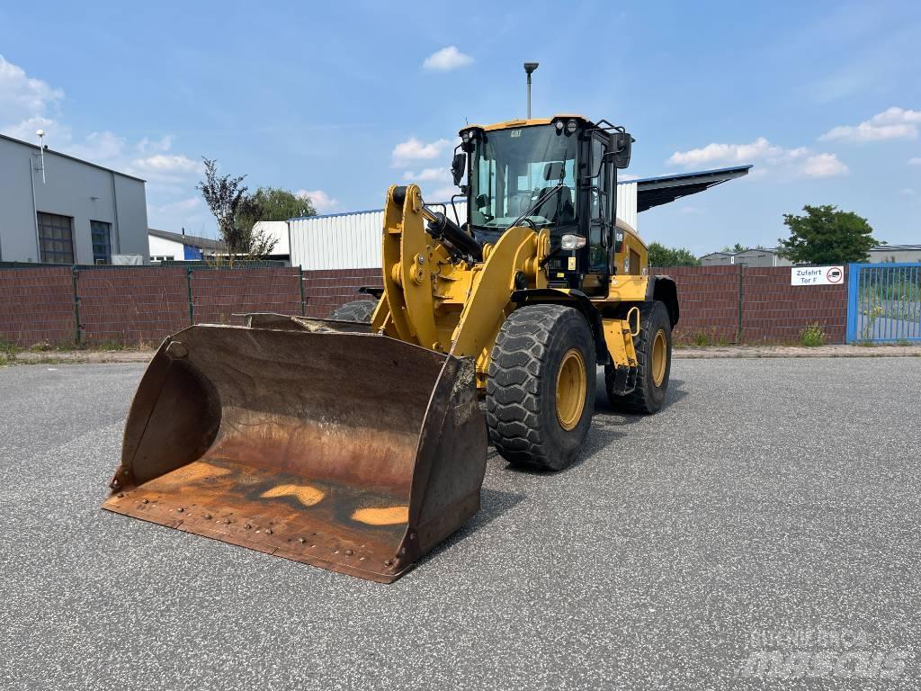 CAT 930M Naudoti ratiniai krautuvai