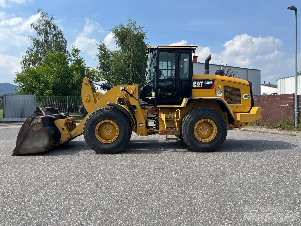 CAT 930M Naudoti ratiniai krautuvai