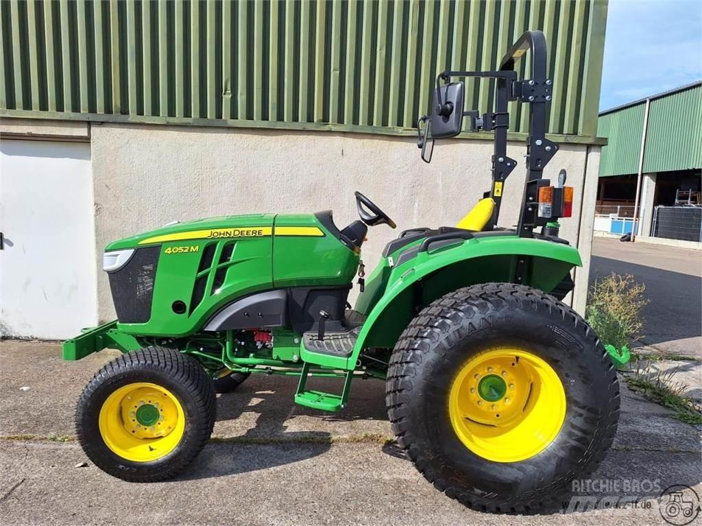 John Deere 4052M Naudoti kompaktiški traktoriai