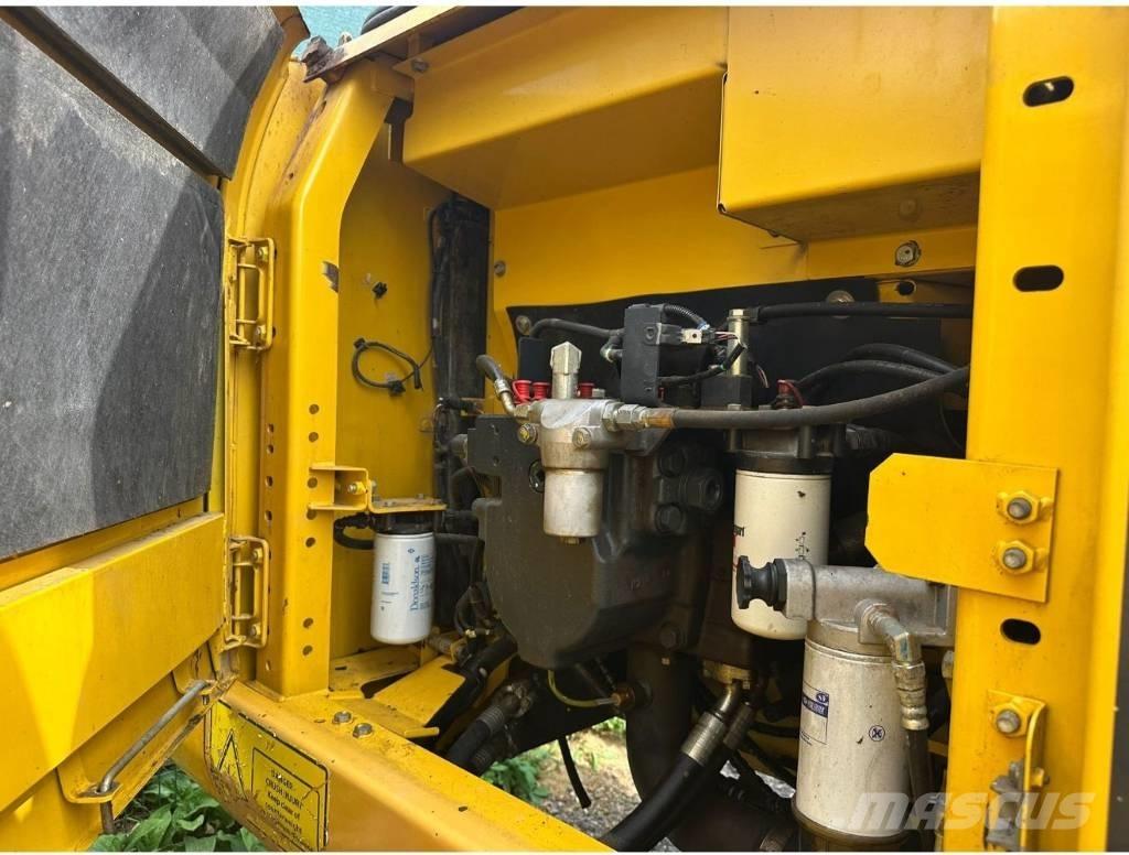 Komatsu PC 210 LC-11 Vikšriniai ekskavatoriai