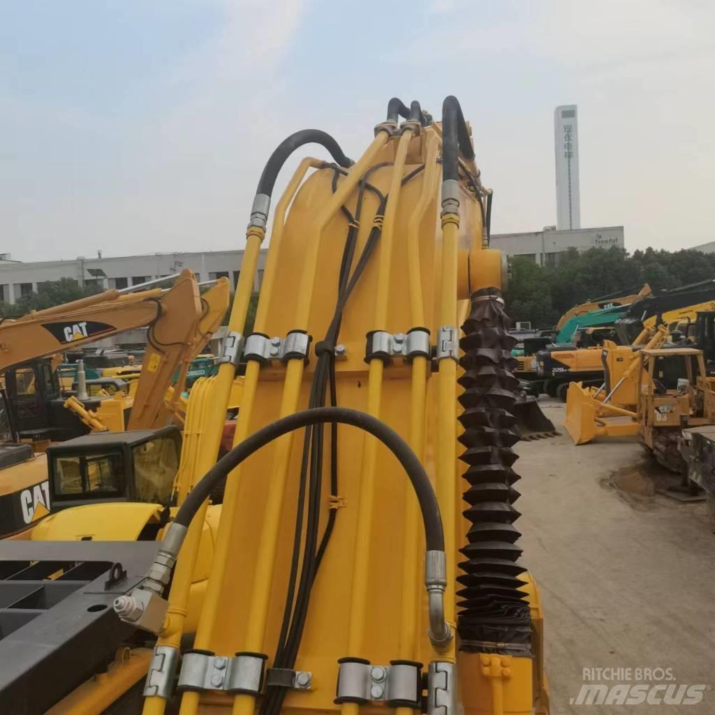 Komatsu PC 220-8 Vikšriniai ekskavatoriai