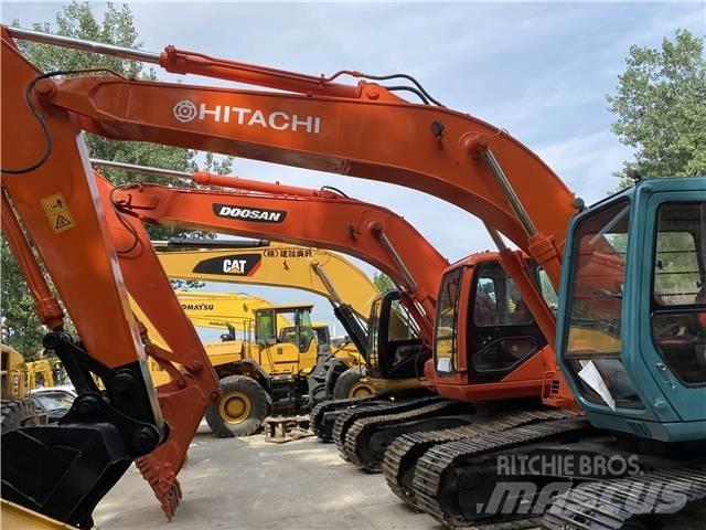 Hitachi EX200-3 Vikšriniai ekskavatoriai