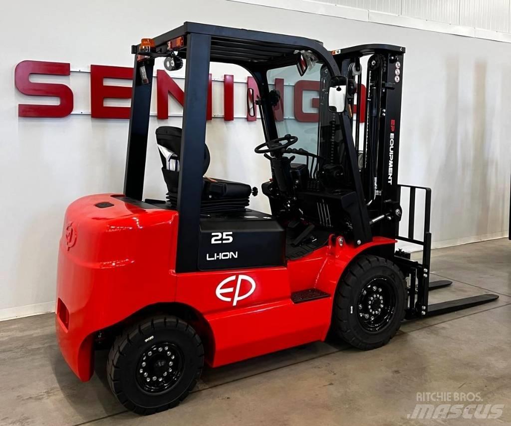 EP EQUIPMENT EFL252 Elektriniai šakiniai krautuvai