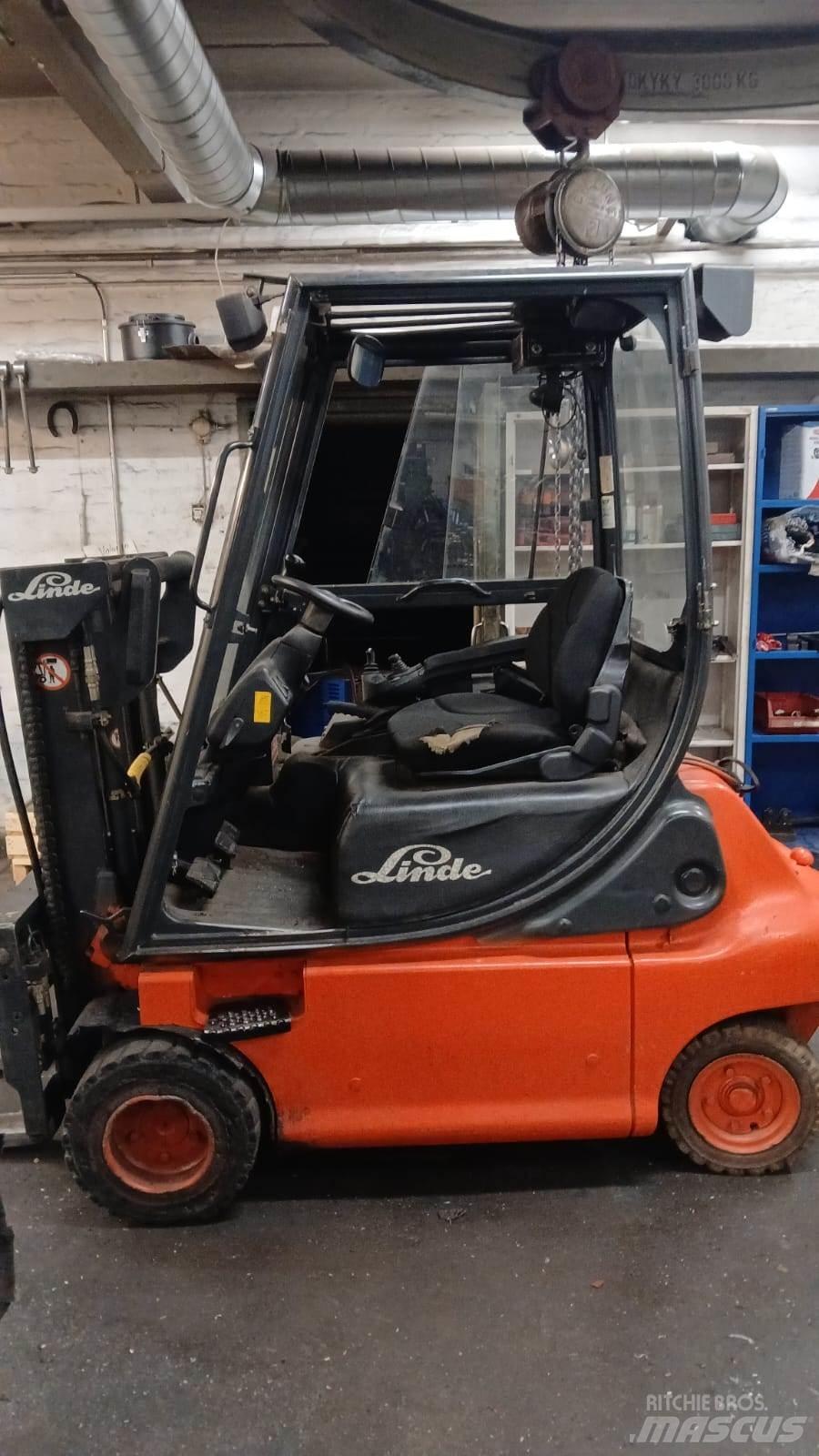Linde E20P-02 Elektriniai šakiniai krautuvai