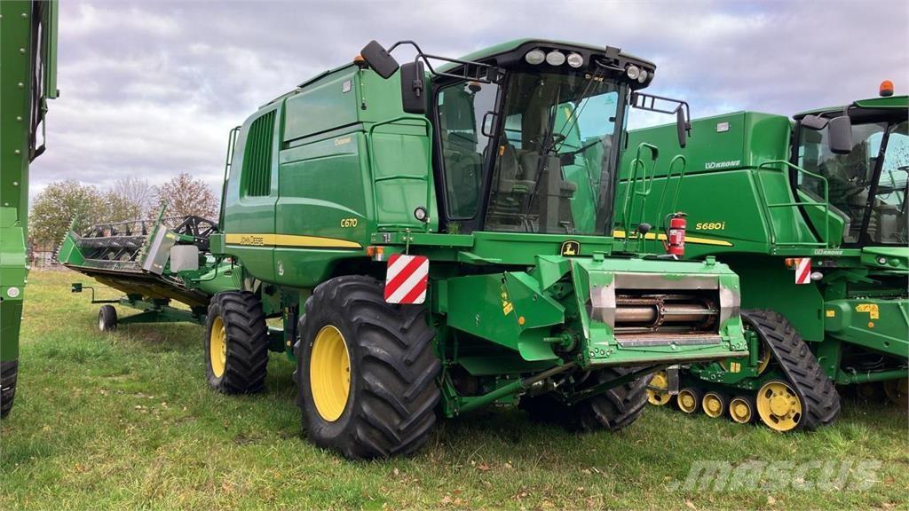 John Deere C 670 Derliaus nuėmimo kombainai