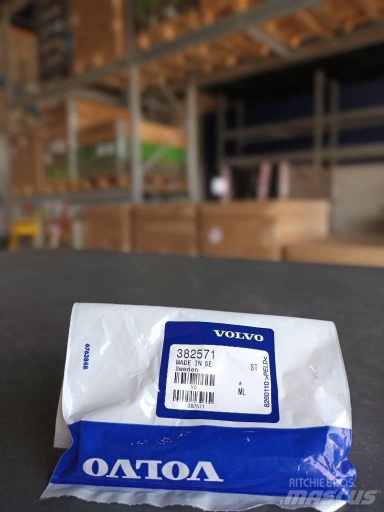Volvo PIN 382571 Varikliai