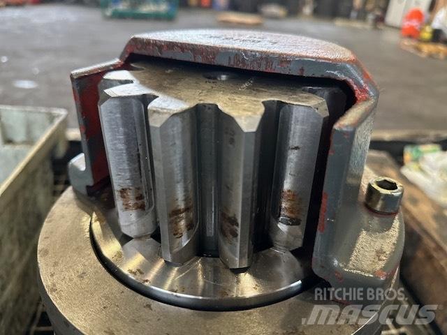 Liebherr SAT 222/220 Transmisijos