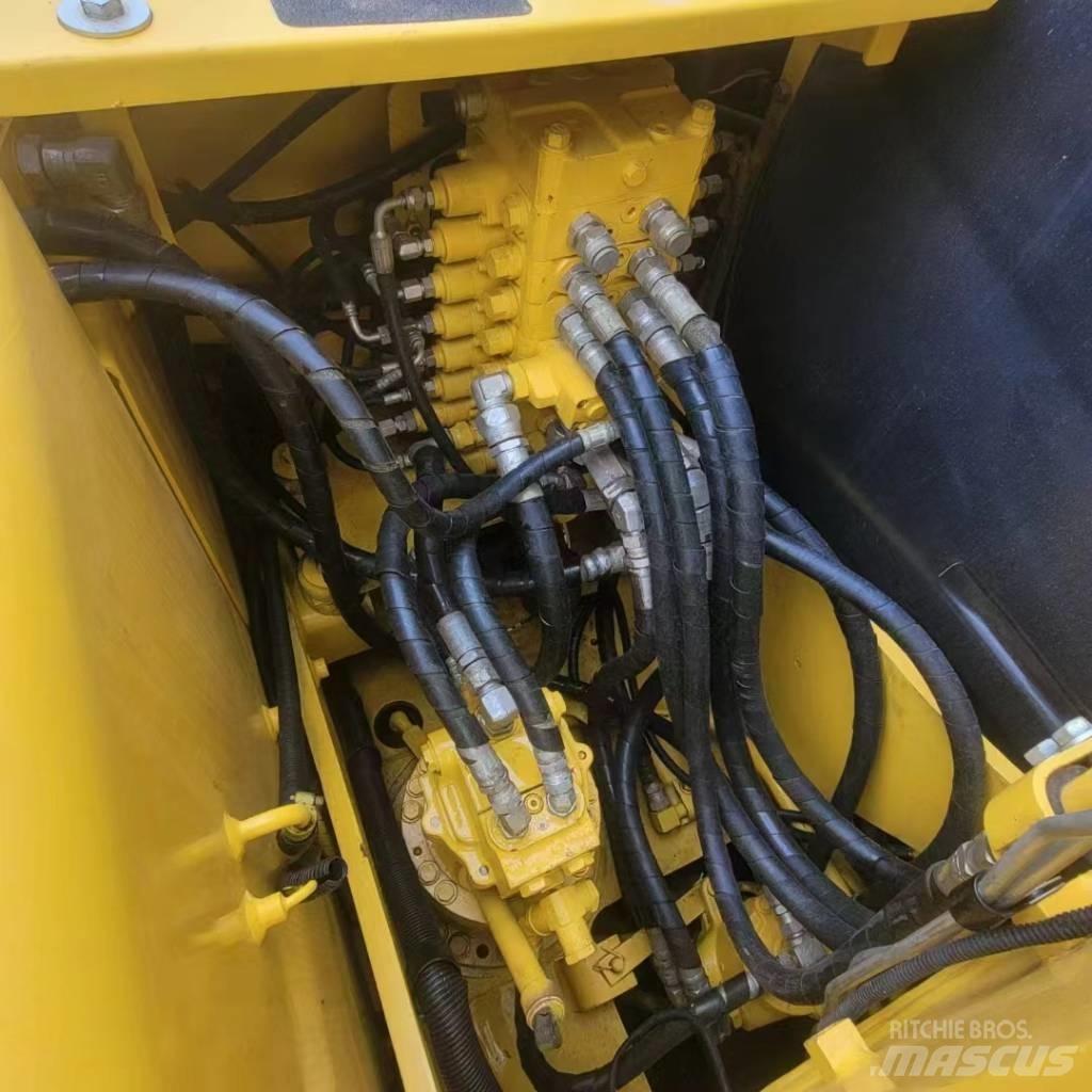 Komatsu PC 130 Vikšriniai ekskavatoriai