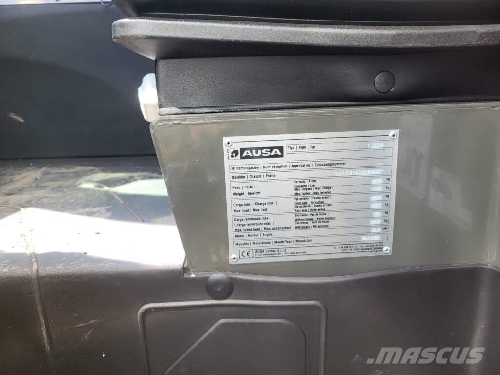 Ausa T235H Teleskopiniai ratiniai krautuvai