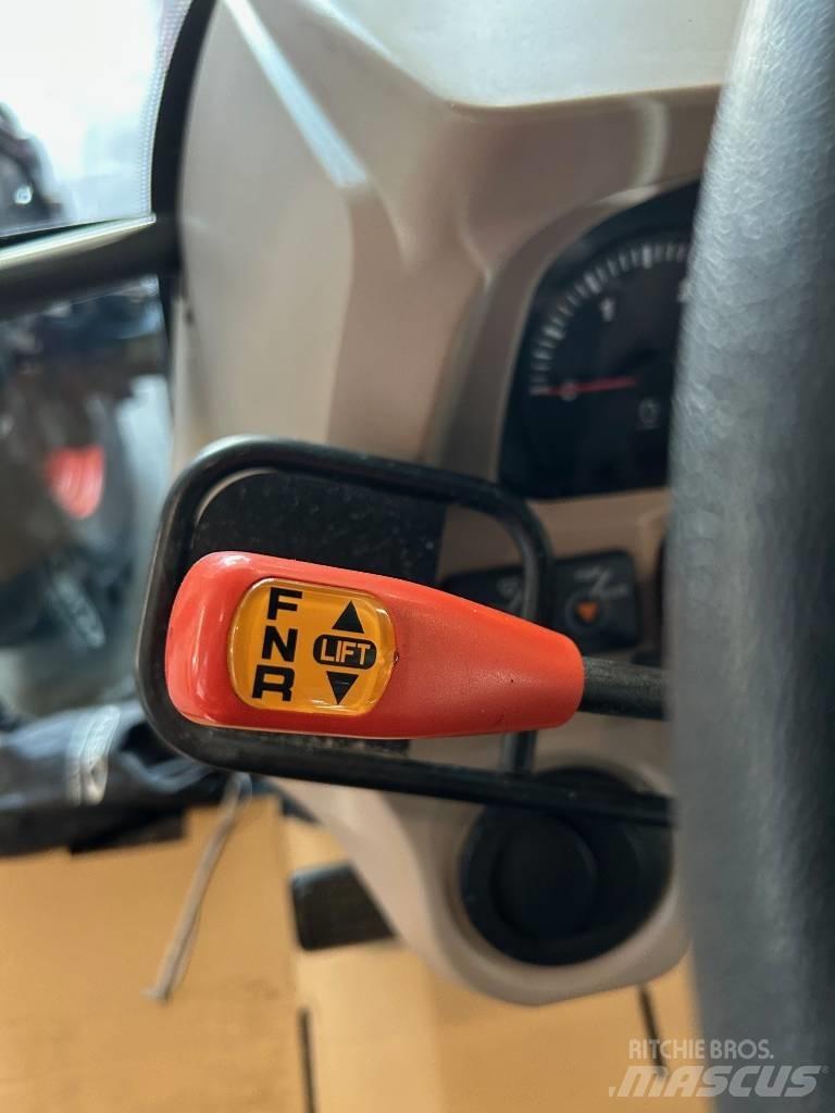 Kubota M 7040 DT Traktoriai
