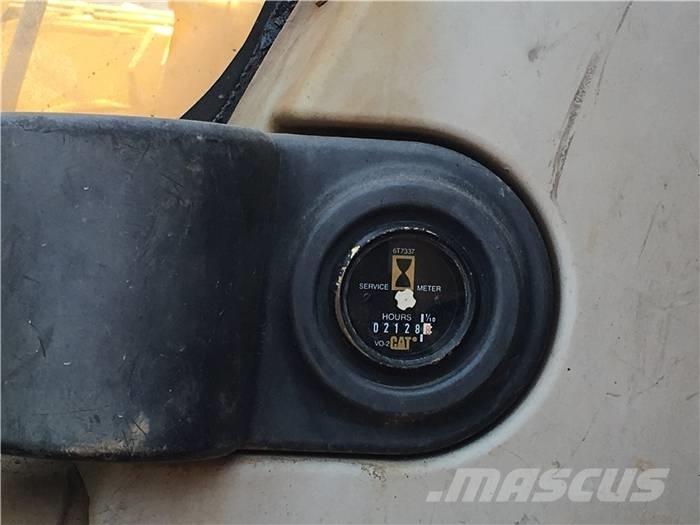 CAT 320 C L Vikšriniai ekskavatoriai
