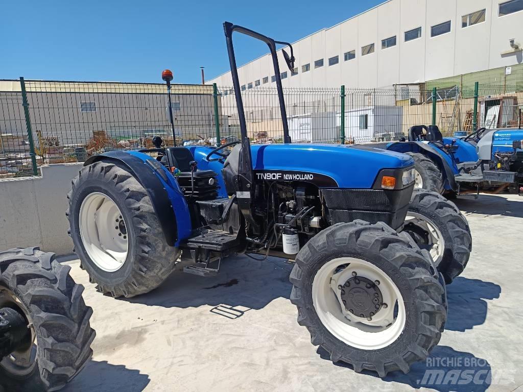 New Holland TN 90 F Traktoriai