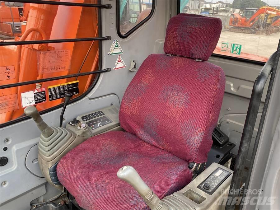 Hitachi EX60 Vikšriniai ekskavatoriai