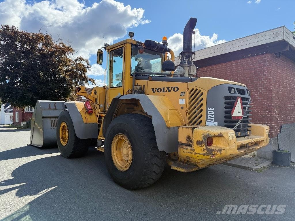 Volvo L 120 E Naudoti ratiniai krautuvai