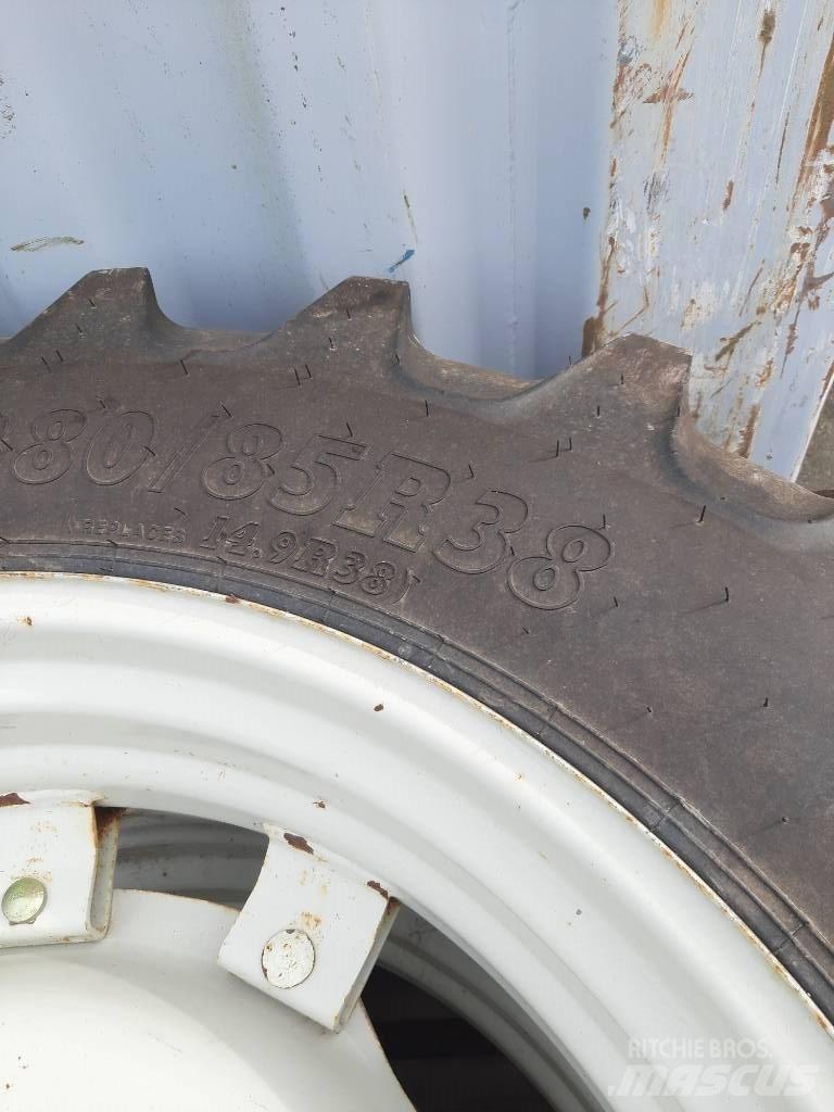 BKT 380/85R34 Kiti naudoti traktorių priedai