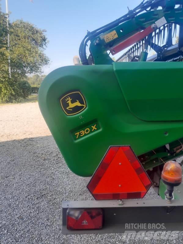 John Deere T 670 i Derliaus nuėmimo kombainai