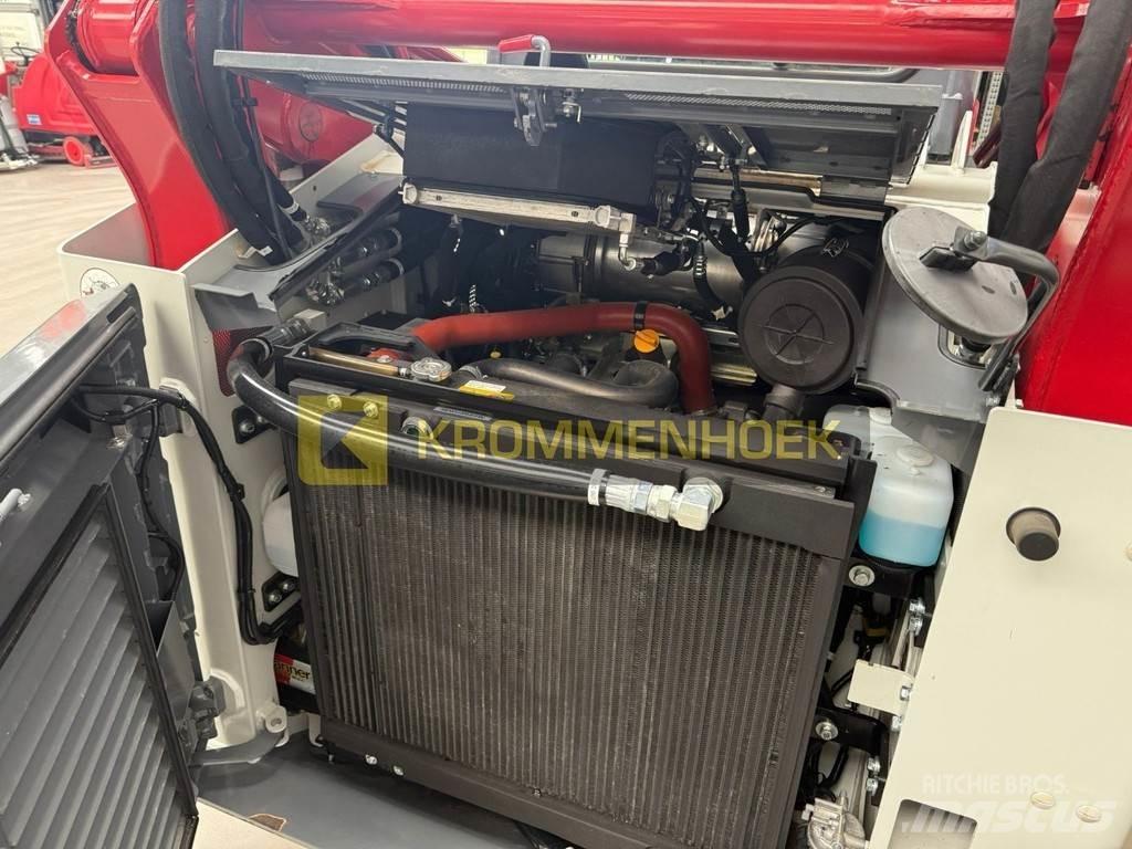 Takeuchi TL 12V-2 Krautuvai su šoniniu pasukimu