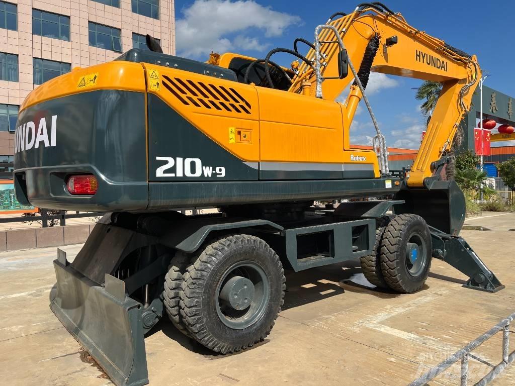 Hyundai R210W Ratiniai ekskavatoriai