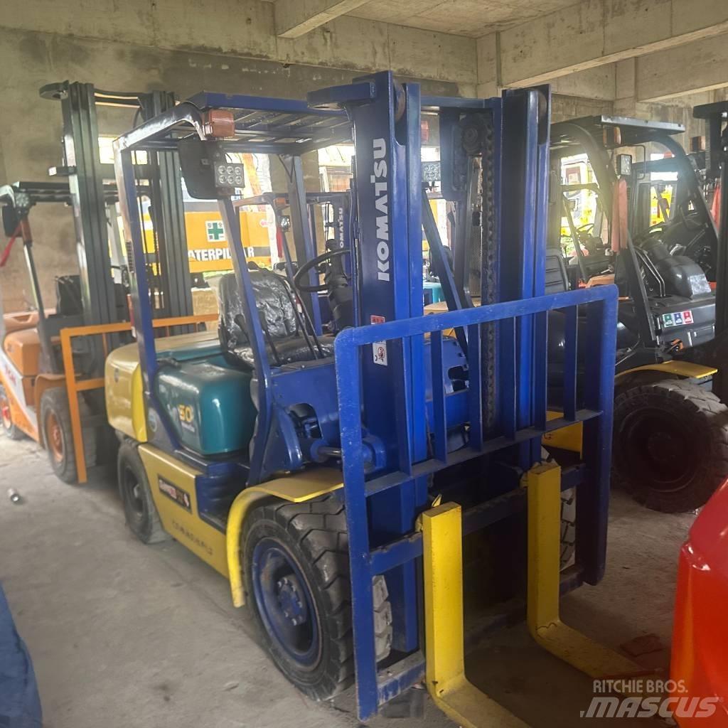 Komatsu F30T Dyzeliniai krautuvai