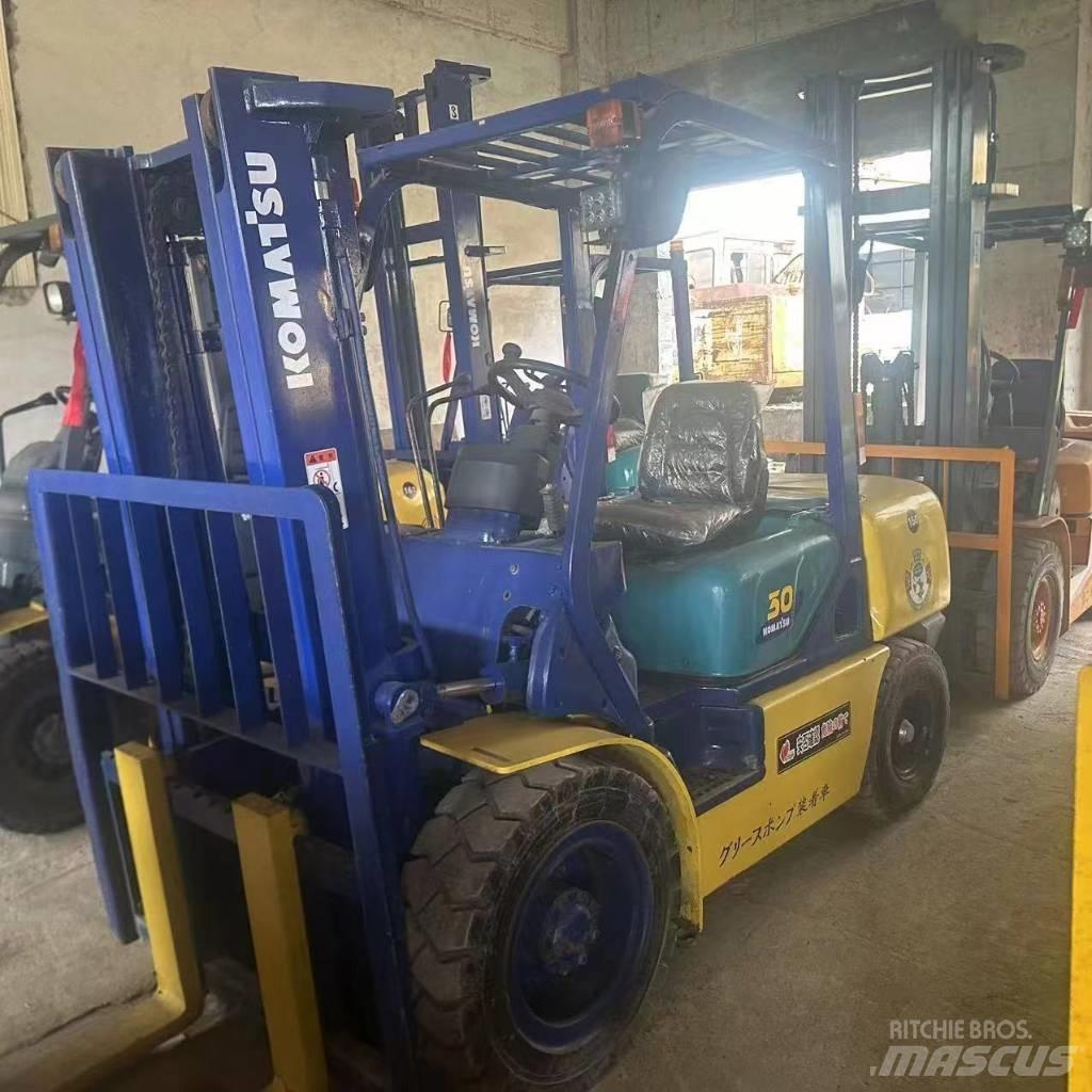Komatsu F30T Dyzeliniai krautuvai