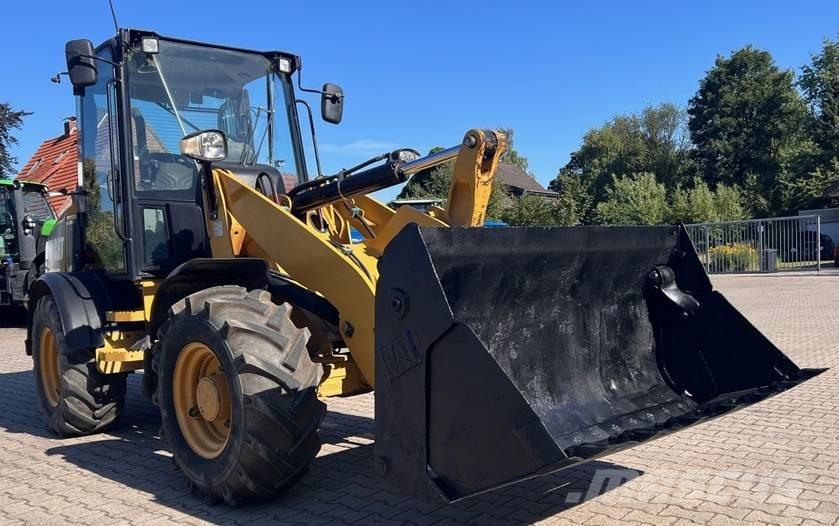 CAT 908M Radlader Naudoti ratiniai krautuvai