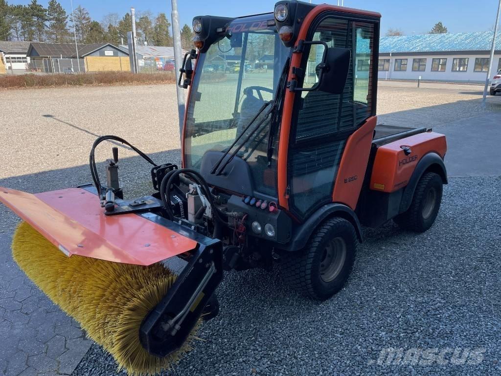 Holder B250 Naudoti kompaktiški traktoriai