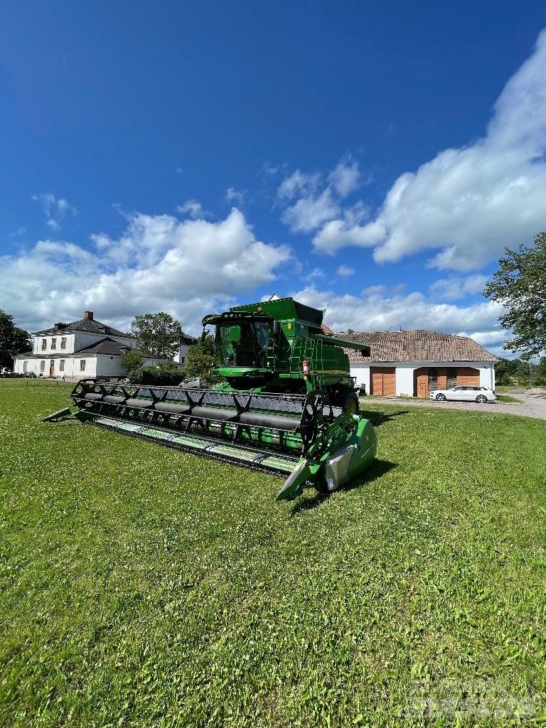 John Deere T 660 i Derliaus nuėmimo kombainai
