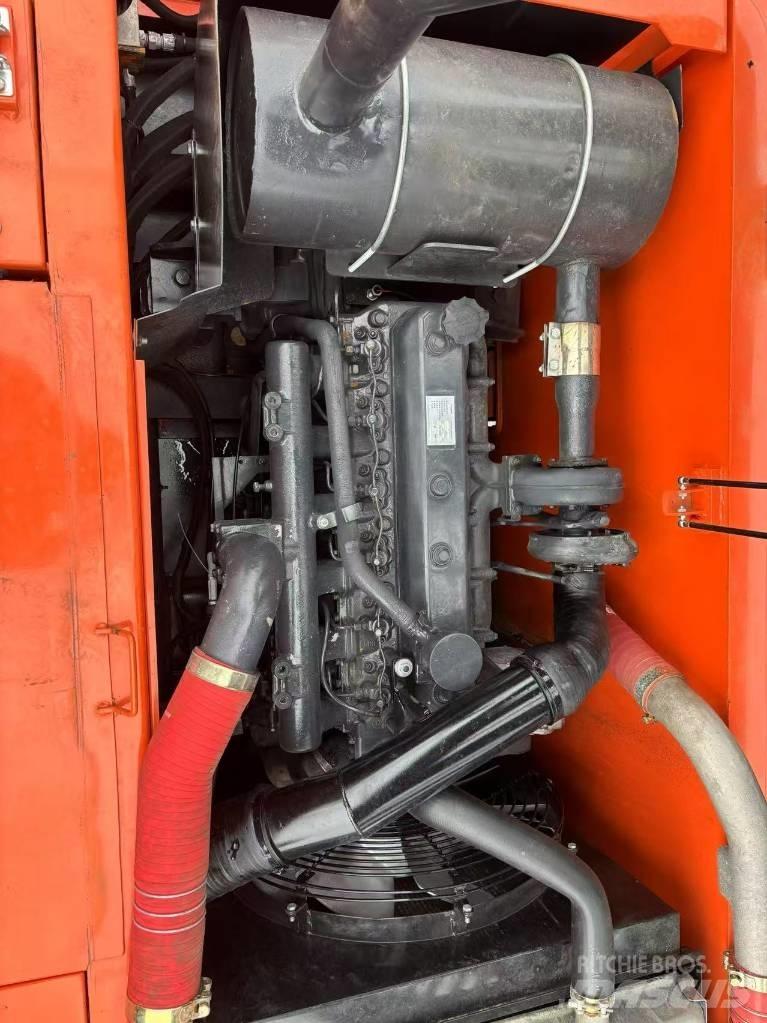 Doosan 225 LCA Vikšriniai ekskavatoriai