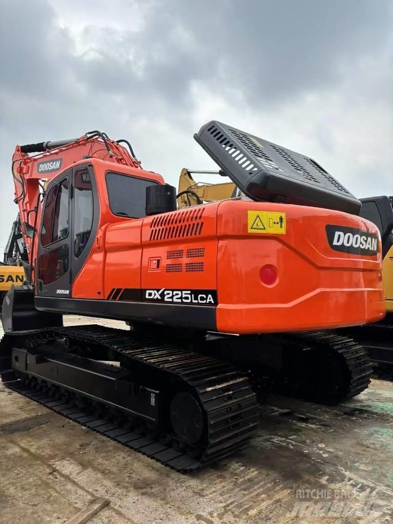 Doosan 225 LCA Vikšriniai ekskavatoriai