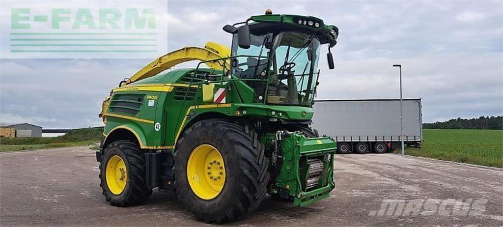 John Deere 8400 Pašarų ruošimo technika