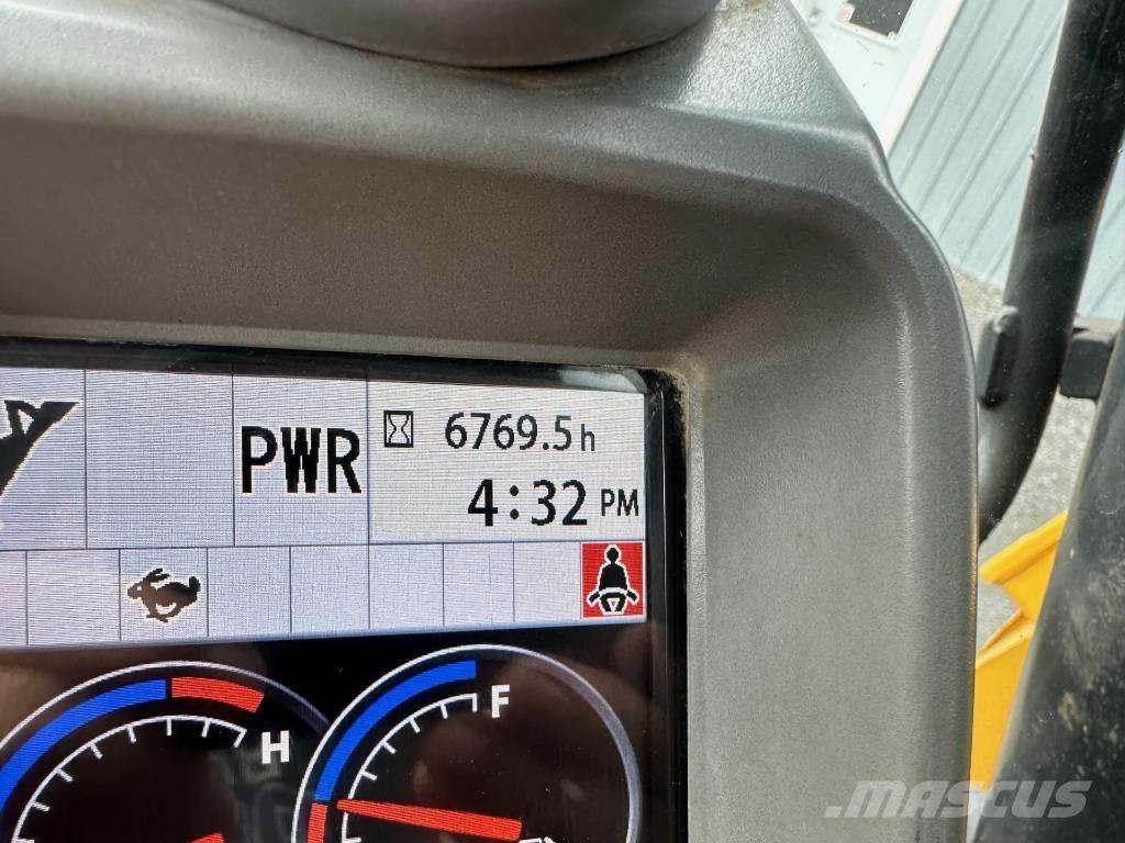 John Deere 75G Vikšriniai ekskavatoriai