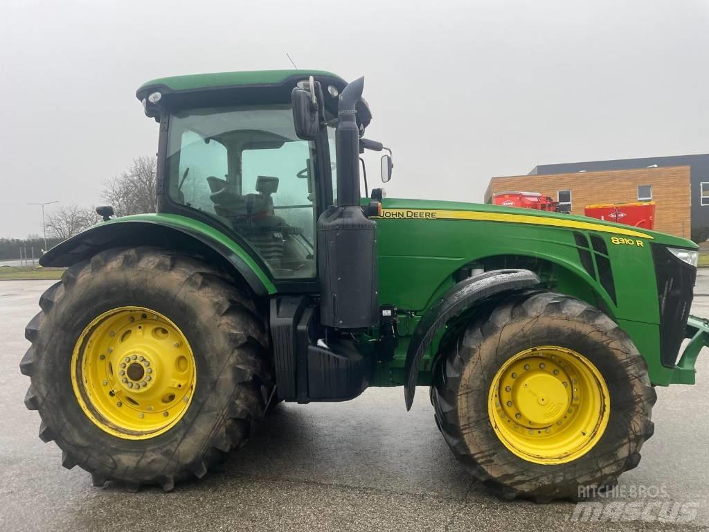 John Deere 8310 R Traktoriai