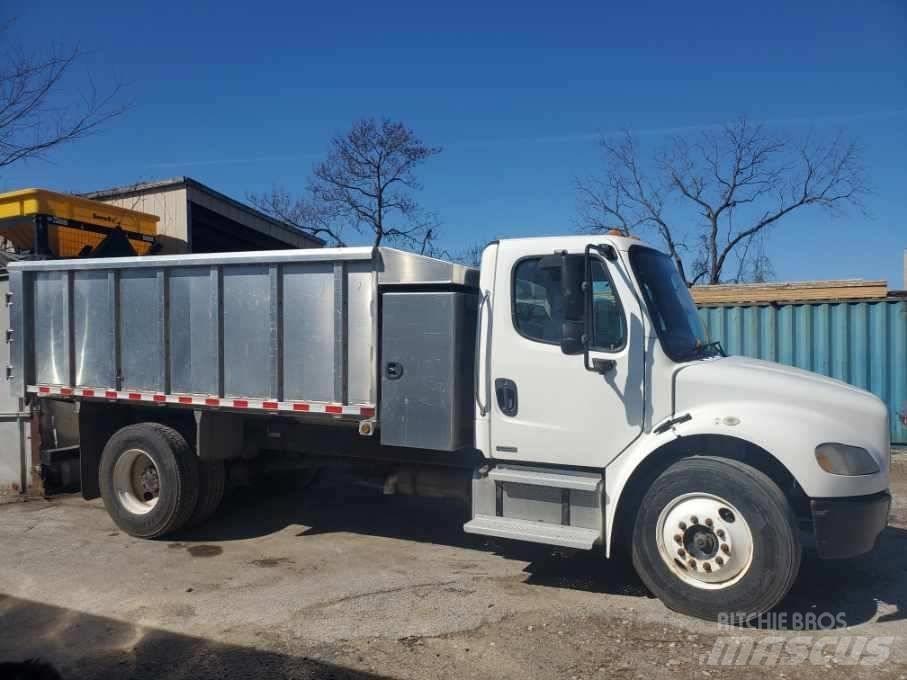 Freightliner M2 Savivarčių priekabų vilkikai