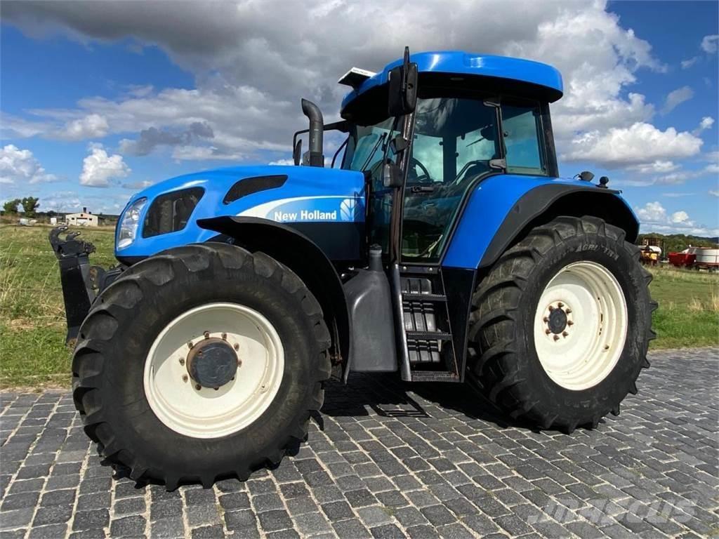 New Holland T 7055 Traktoriai