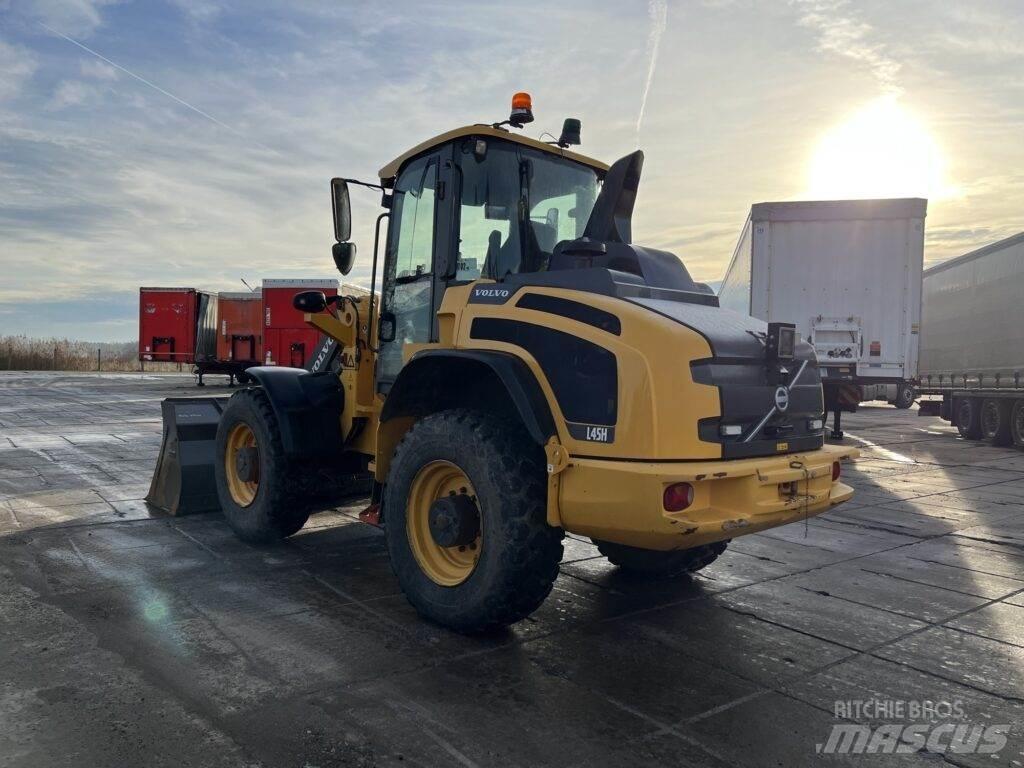Volvo L45H Krautuvai su šoniniu pasukimu