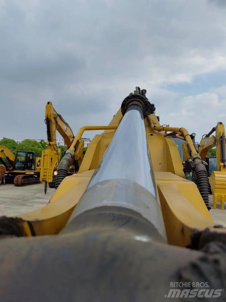 CAT 330 Vikšriniai ekskavatoriai