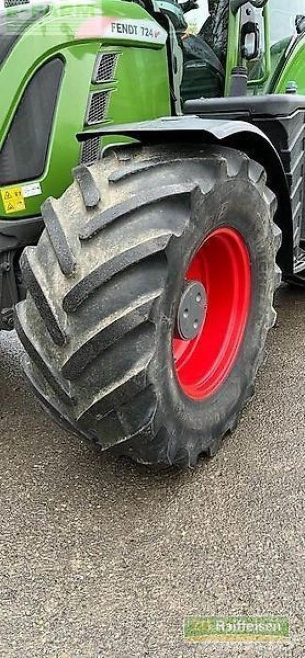 Fendt 724 vario Traktoriai